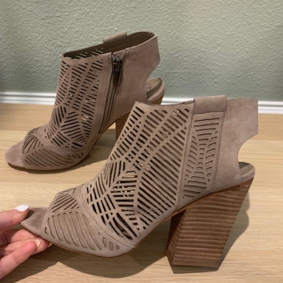 Vince Camuto Bootie - Picture 1 of 3